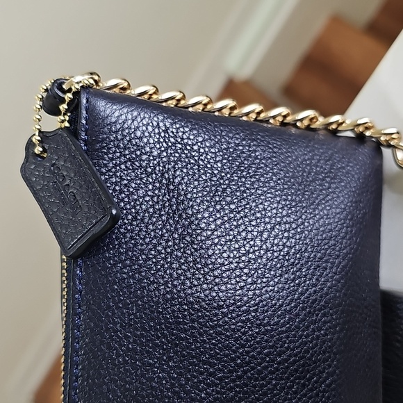 COACH Quinn Navy/Goldtone Hardware Pebbled Leather Chain Strap Crossbody EUC - Picture 6 of 16